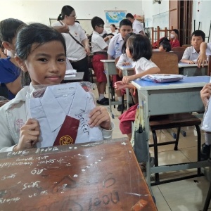 Seragam Sekolah yang Layak Masih Jadi Mimpi Sebagian Anak Indonesia