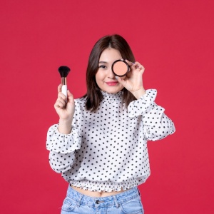 7 Bedak yang Cocok untuk Remaja dengan Kulit Berjerawat