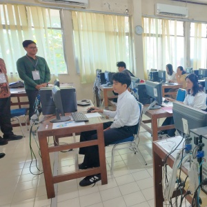Direktur Politeknik Negeri Medan Tinjau Langsung Pelaksanaan Ujian Masuk
