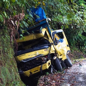Kecelakaan Beruntun di Pasaman, Dua Penumpang Luka-luka dan Sejumlah Kendaraan Rusak