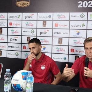 Lolos ke Final Usai Singkirkan Persija, Lucho Keluhkan Lapangan Dipta yang Keras dan Kering