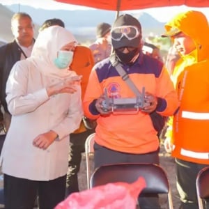 Karhutla Bromo Meluas Jadi 176 Hektare, Pemadaman Diperkuat Dua Helikopter dan Drone