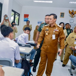 Sekolah Kemitraan dan Mobilitas Sosial: Pendekatan Collaborative Governance