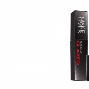 5 Cara Pakai Make Over Lip Glazed agar Tidak Lengket di Bibir, Efek Glossy Awet Seharian