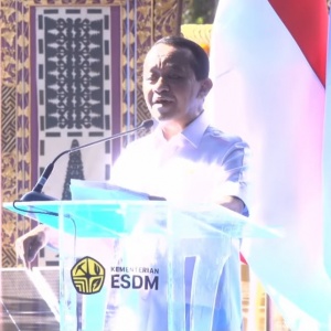 Bahlil Tantang Swasta Garap PLTS Rp1.140 Triliun, Kalau Tak Kompetitif Danantara Turun Tangan
