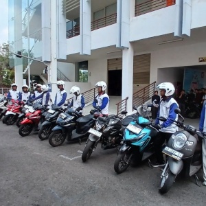 Sering Kagok saat Ada Rintangan Mendadak? Ini 3 Teknik Dasar Berkendara Motor yang Wajib Dikuasai