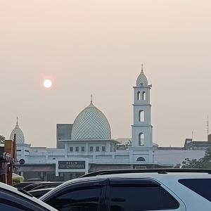 Prakiraan Cuaca: Pekanbaru Waspada Kabut Asap, Padang Hujan Disertai Petir