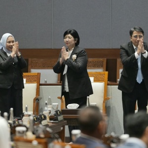 DPR Sahkan Destry Damayanti Jadi Gubernur BI Periode 2026-2030