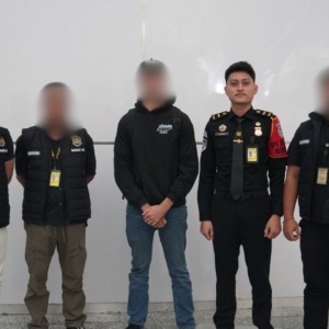 Hubungan Seks di Halaman Rumah Warga! WNA Australia Dilarang ke Indonesia 10 Tahun