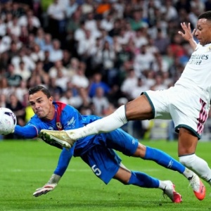 Emil Audero Orang Indonesia Pertama Lawan Real Madrid, Pelatih Rayo Puji Setinggi Langit
