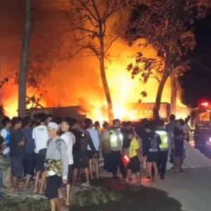 Mimpi Ekspor ke Swedia Pupus, Gudang Kerajinan Jati di Ngawi Terbakar Hebat