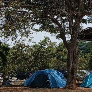 Menjeda Rutinitas Sejenak, Menemukan Kebahagiaan Sederhana di Tempat Camping