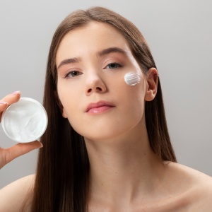 9 Rekomendasi Moisturizer Murah untuk Remaja SMP SMA Under Rp50 Ribu