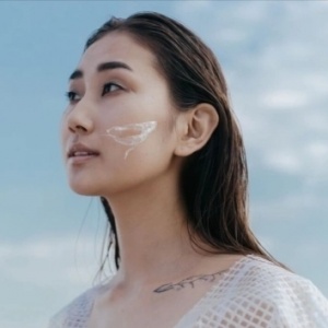 Anti-Gerah! 4 Chemical Sunscreen Korea Andalan Kulit Kombinasi Buat Outdoor