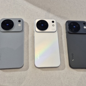 vivo X500 Bikin Pangling, Modul Kamera Kini Lebih Kecil dan Bodi Bisa Berkilau