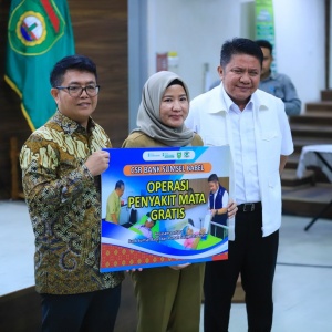 Bank Sumsel Babel Perkuat Kepedulian Kesehatan Lewat CSR Operasi Mata