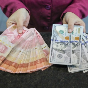 Dibuka Menguat Tipis, Rupiah Masih Betah di Level Rp18.133