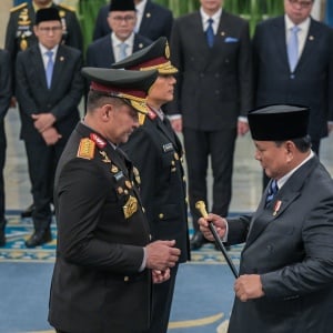 Pratikno dan Listyo Sigit Kena Resuffle, Prabowo Disebut Bersih-bersih Orang Jokowi