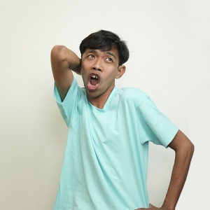 Dede Sunandar Tumbang Tak Sadarkan Diri Usai Dihantam Vicky Prasetyo