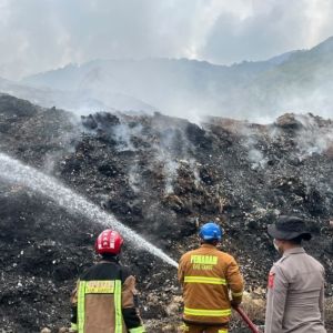 Pemkab Garut Tetapkan Status Tanggap Darurat Kebakaran TPA Pasirbajing
