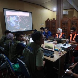 Karhutla Kepung Way Kambas, Pemprov Lampung Gabungkan Operasi Udara dan Ratusan Pasukan Darat
