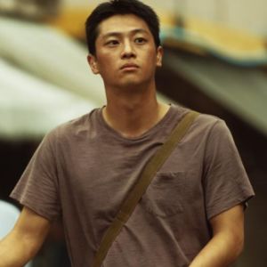 Triste Tropiques Tayang 25 November, Lee Sin Young Jadi Pembunuh Brutal