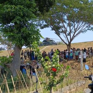 Petani Rela Tinggalkan Cangkul di Sawah, Heboh Jet Tempur F-16 Mendarat di Tol Paspro