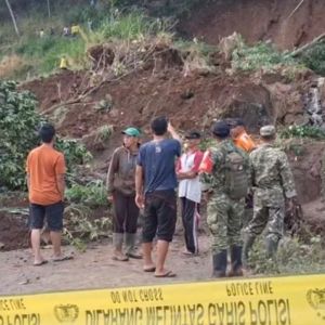 Tebing 30 Meter Longsor di Magetan, Jalan Antardesa Terputus dan Listrik Padam