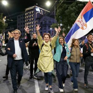 Mahasiswa Serbia Bersih-Bersih Institusi, Kepala Intelijen hingga Direktur Polisi Dipaksa Mundur