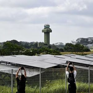 Demi Listrik 4 Gigawatt, Singapura Pasang Panel Surya di Tembok Gedung Hingga Parkiran