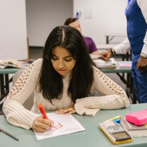 Nyesel Baru Tahu! 3 Kelas Menulis Ini Ampuh Bikin Tulisan Makin Enak Dibaca