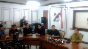 Ungu Bantu Korban Banjir Manado Lewat PMI