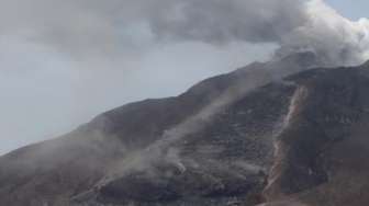 Abu Gunung Kelud Terus Menyebar, Masker Sangat Dibutuhkan