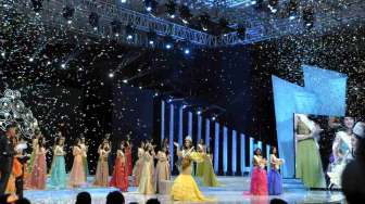 Malam puncak kontes Miss Indonesia 2014 di Jakarta, Senin (17/2). [MATAMATA/Adrian Mahakam]
