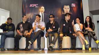 Peluncuran album kompilasi adu bintang 2 di Jakarta, Rabu (19/2). [MATAMATA/Adrian Mahakam]