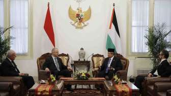 Presiden Susilo Bambang Yudhoyono menerima kunjungan kenegaraan Perdana Menteri Palestina Rami Hamdallah di Istana Merdeka, Jakarta, Jumat (28/2). [Rumgapres/Abror]