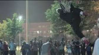 Video: Wow, Dua Kakek Ini Jago "Slam Dunk" dan "3 Points"