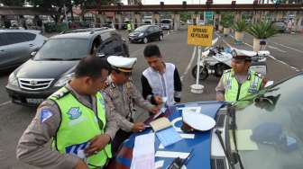 Sebanyak 561 Taksi Gelap Terjaring Razia di Bandara Soekarno-Hatta