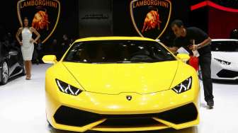 Penasaran dengan Lamborghini Huracan? Ini Simulator Online-nya