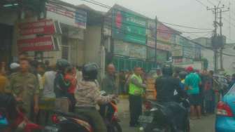 Jalan HOS Cokroaminoto Ciledug Macet Parah