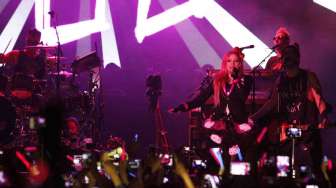 Konser Avril Lavigne di Istora Senayan Jakarta, Rabu (12/3). [suara.com/Adrian Mahakam]