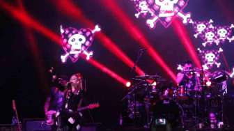 Konser Avril Lavigne di Istora Senayan Jakarta, Rabu (12/3).[suara.com/Adrian Mahakam]