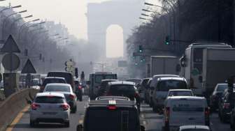 Paris Diterjang Polusi, Penggunaan Mobil Pribadi Dibatasi