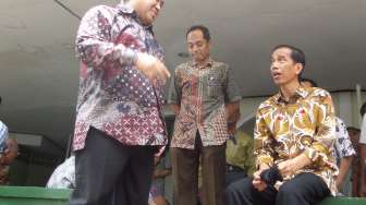Ada Apa Tiba-tiba Muhammadiyah Tunjuk Jokowi Jadi Imam Salat?