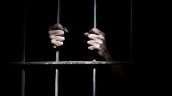 Kesal Penjara Makin Sumpek, Bapak Pemerkosa Anak Tewas Dikeroyok Tahanan