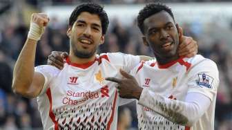 Suarez Hattrick, Liverpool Bayangi Chelsea