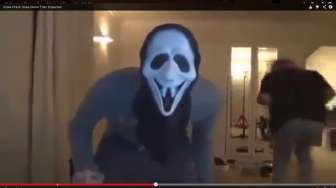 Video: 'Hari Gini' Masih Takut Sama Topeng di Film "Scream"