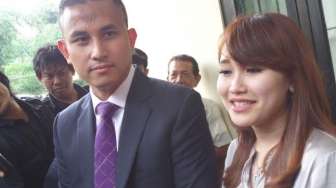 Cara Ayu Ting Ting Bersyukur Cerainya Dikabulkan