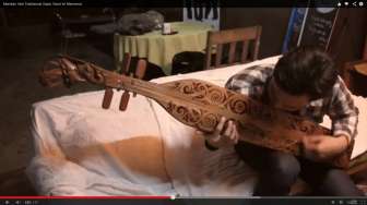 Video: Mainkan Alat Tradisional Sape, Band Lokal Ini Mendunia