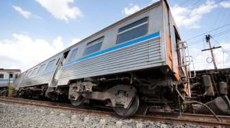 13 Kereta Ambil Jalur Memutar Akibat Kecelakaan KA Malabar